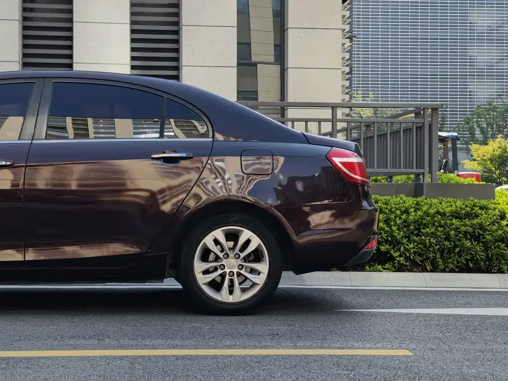 Geely Emgrand — миниатюра 8