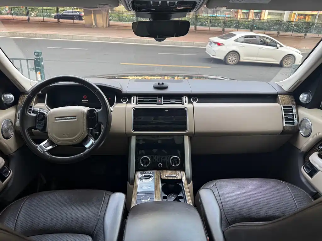 Land Rover Range Rover — миниатюра 11