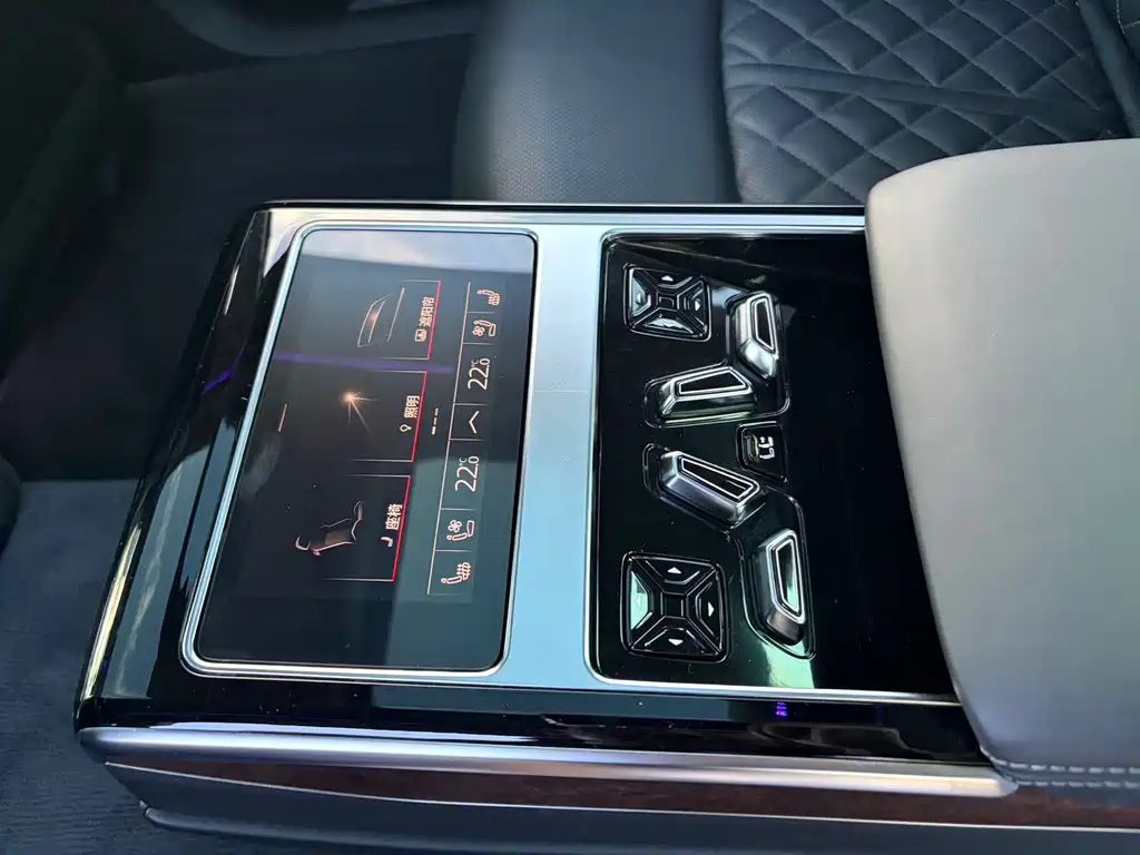 Audi A8 — миниатюра 11