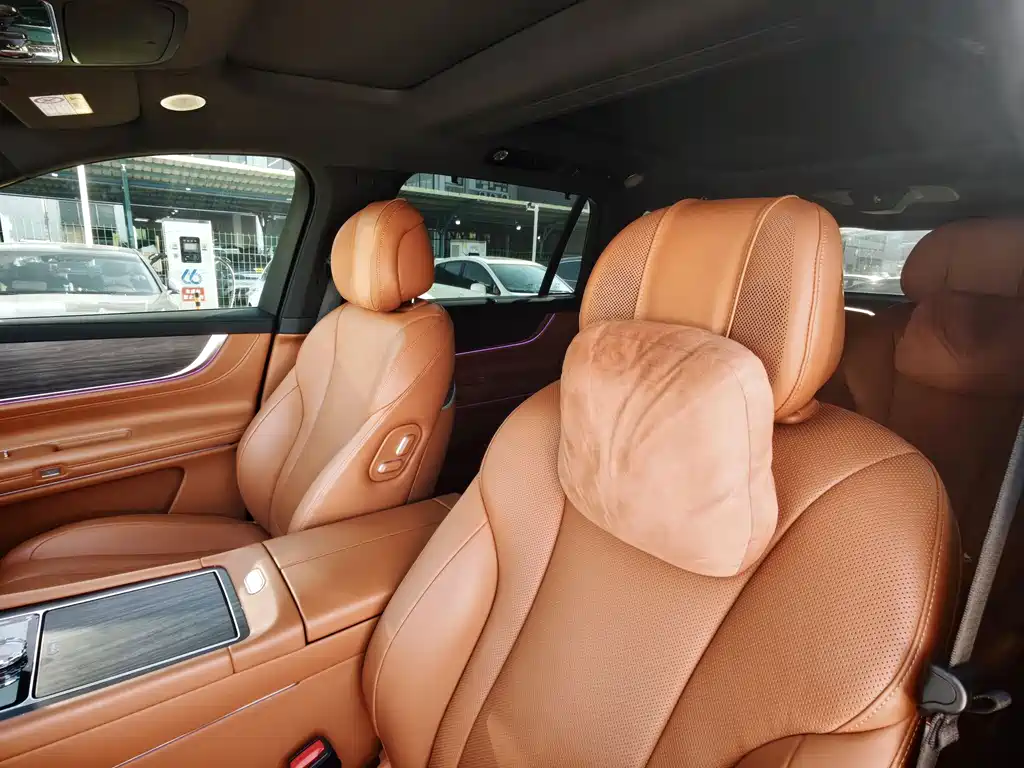 AITO ASK THE WORLD M9