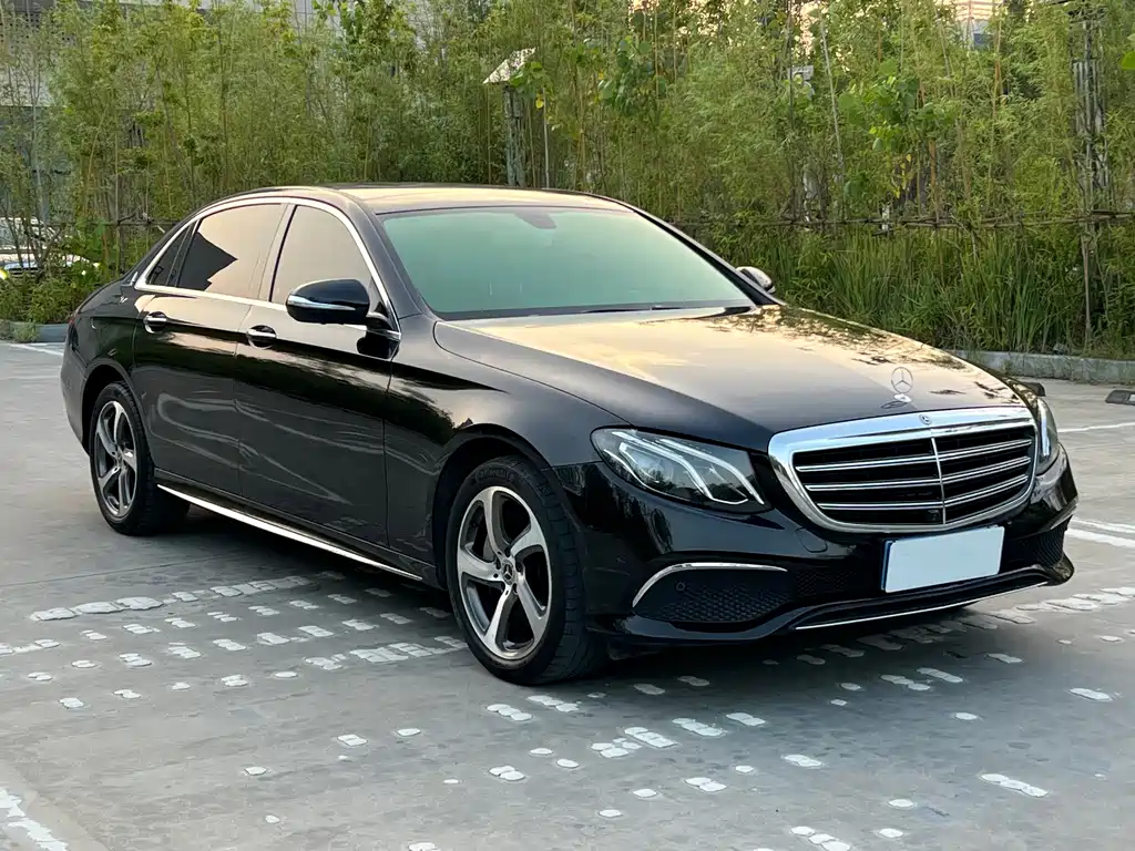 Mercedes-Benz E-Class — миниатюра 3