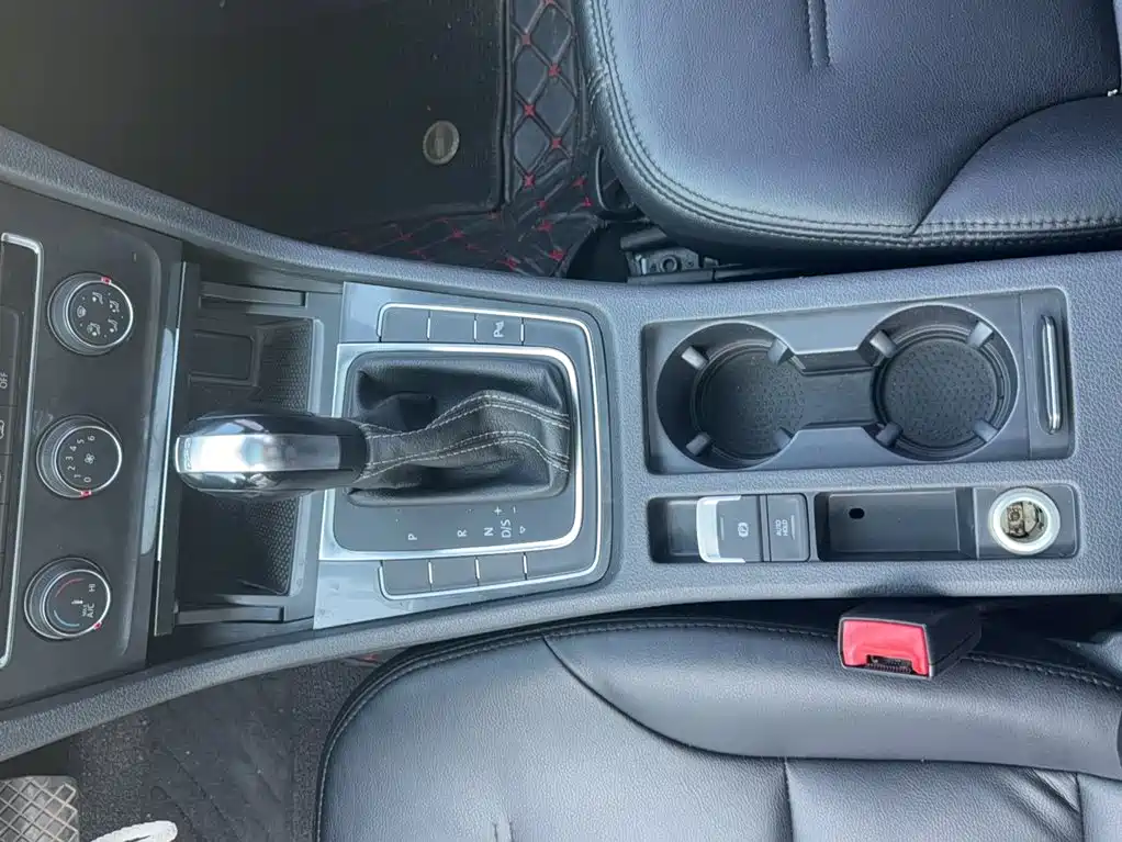 Volkswagen Golf — миниатюра 16