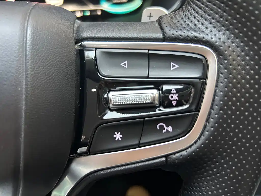 Roewe RX5 MAX — миниатюра 25