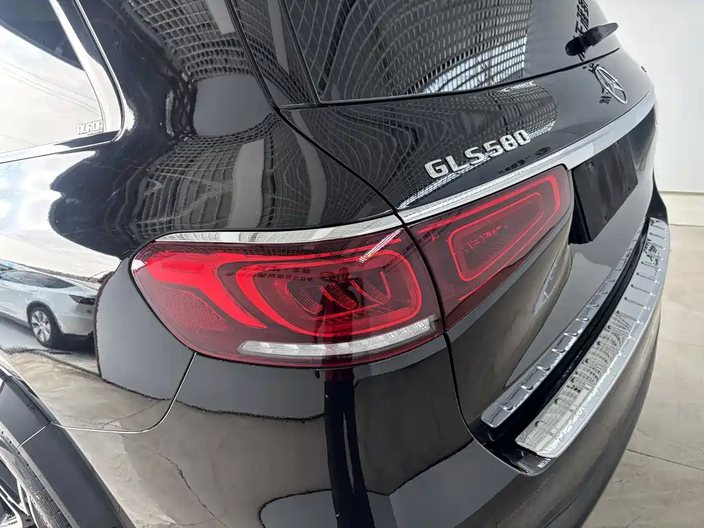 Mercedes-Benz GLS — миниатюра 9