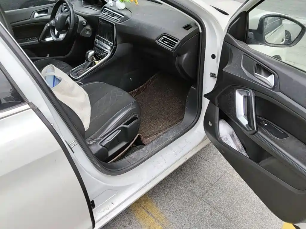 Peugeot 308 — миниатюра 18