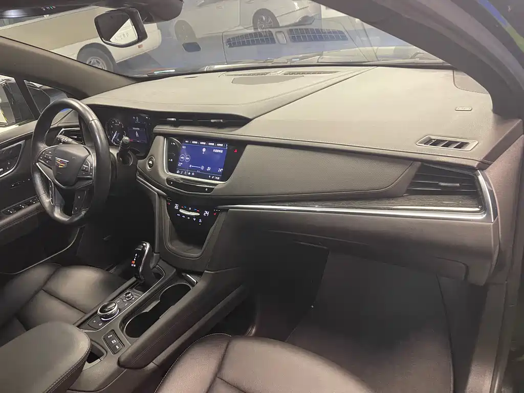 CADILLAC XT5