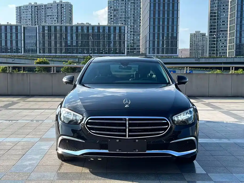 Mercedes-Benz E-Class — миниатюра 2