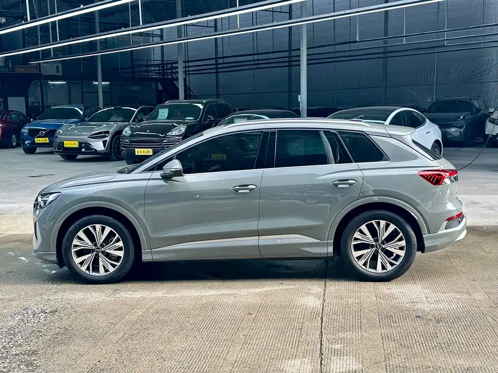 Audi Q4 e-tron — миниатюра 3