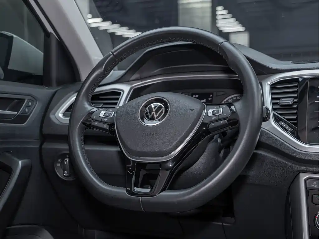 Volkswagen T-Roc — миниатюра 18