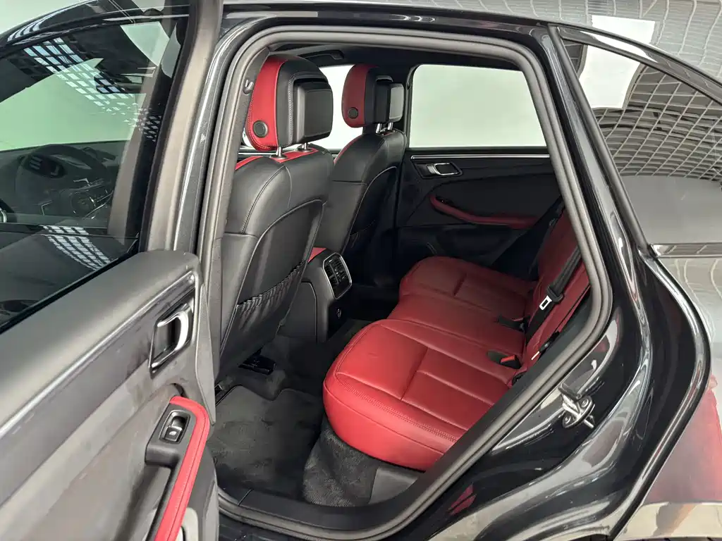 Porsche Macan — миниатюра 22