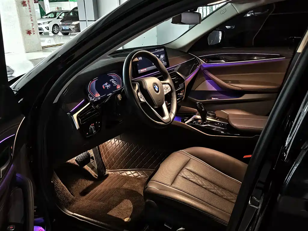 BMW 5 Series — миниатюра 4