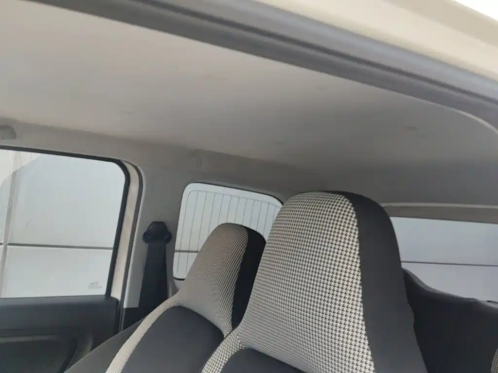 Wuling MINIEV — миниатюра 18