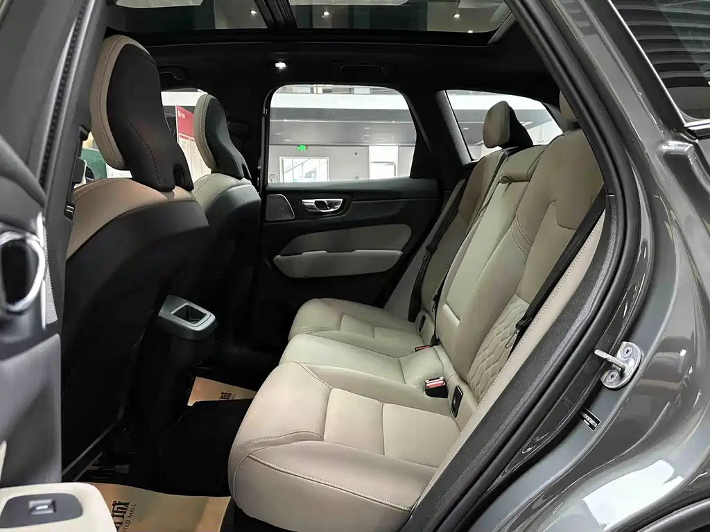 Volvo XC60 — миниатюра 12