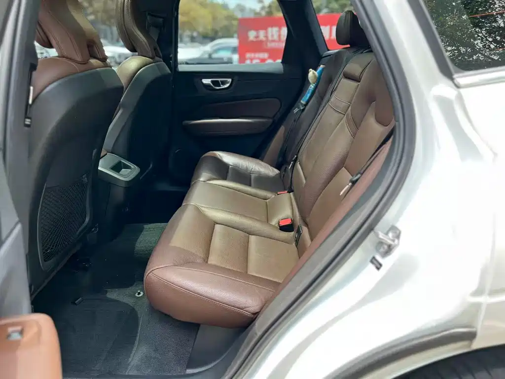 Volvo XC60 — миниатюра 5