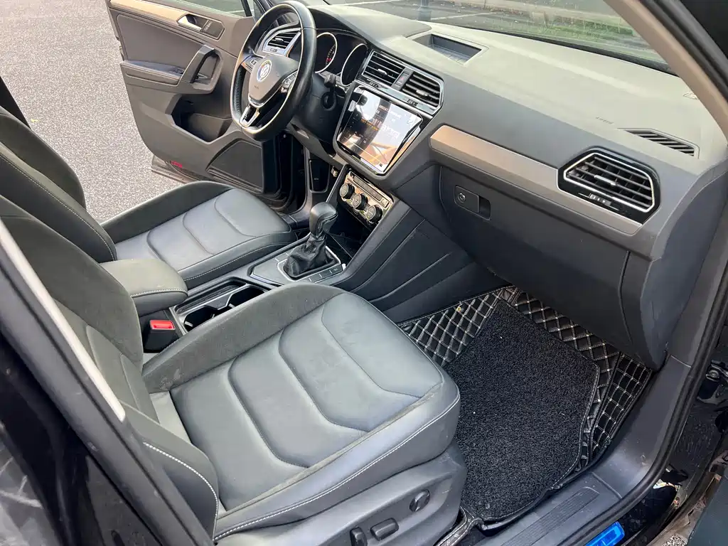 Volkswagen Tiguan L — миниатюра 11