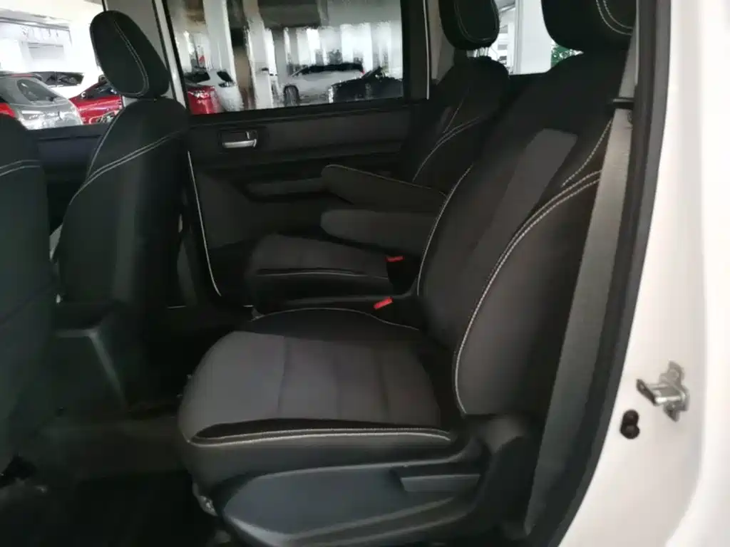 Wuling Hongguang PLUS — миниатюра 17
