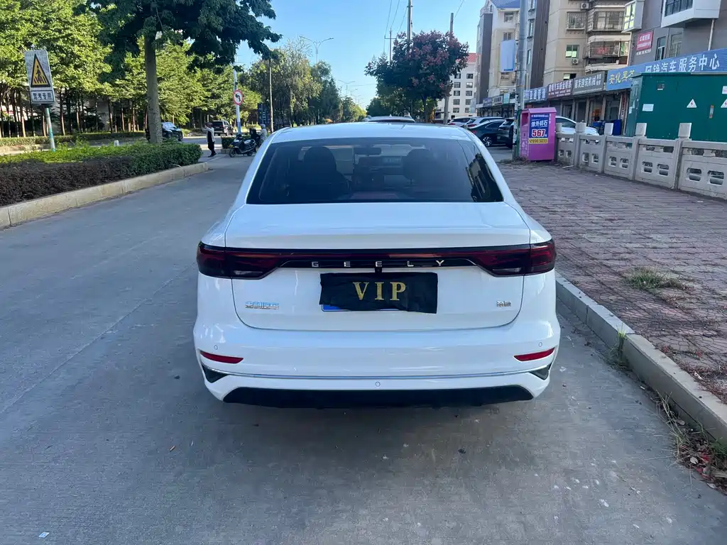 Geely Emgrand — миниатюра 7