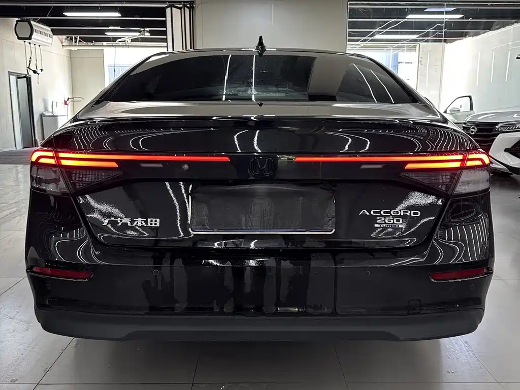 Honda Accord — миниатюра 8