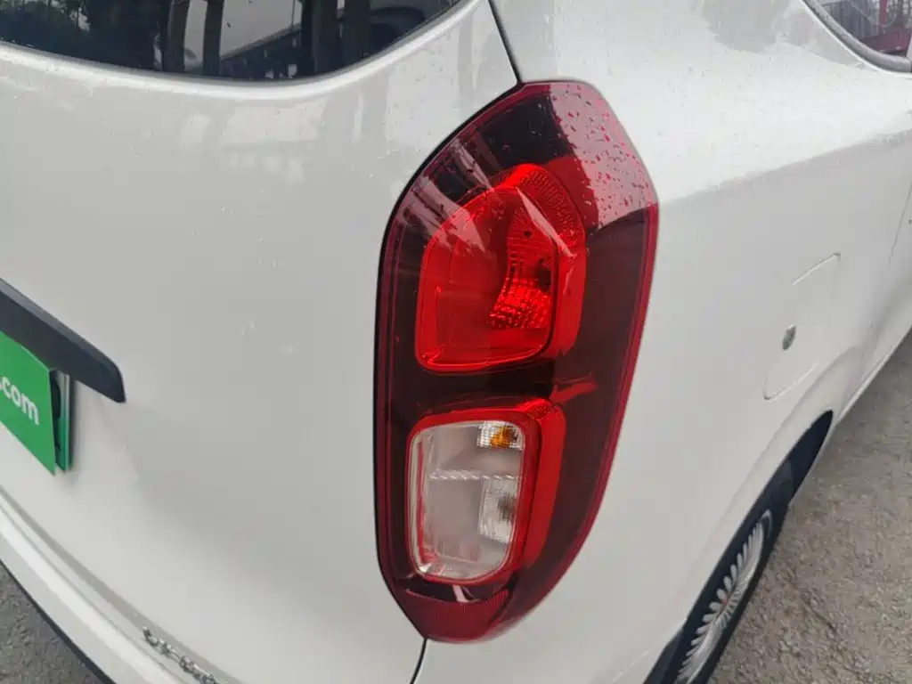 Wuling Hongguang EV — миниатюра 8