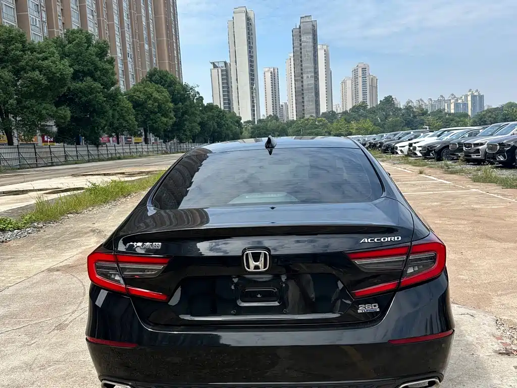 Honda Accord — миниатюра 8