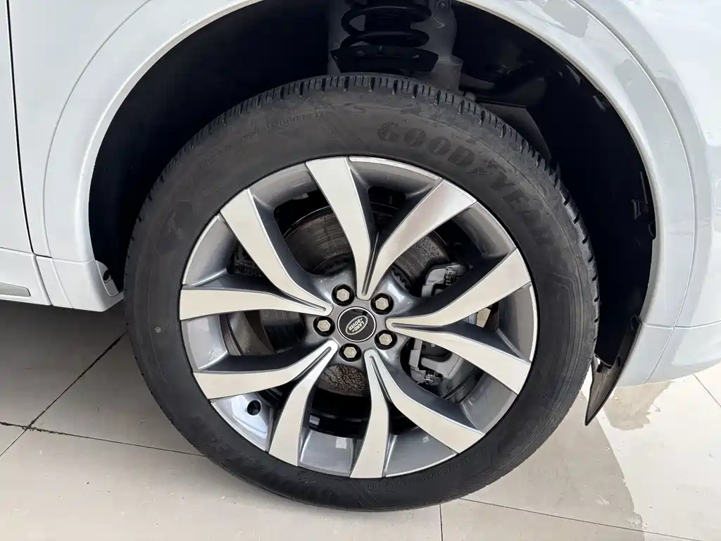 Land Rover Discovery Sport — миниатюра 33
