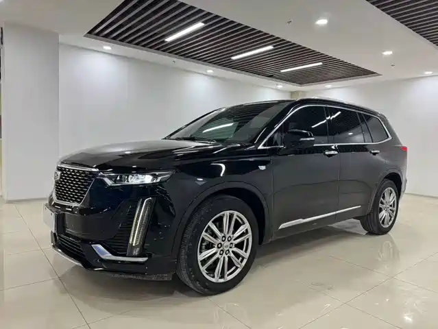 CADILLAC XT6