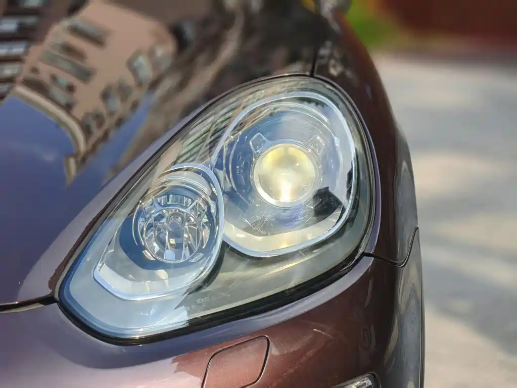 Porsche Cayenne — миниатюра 4