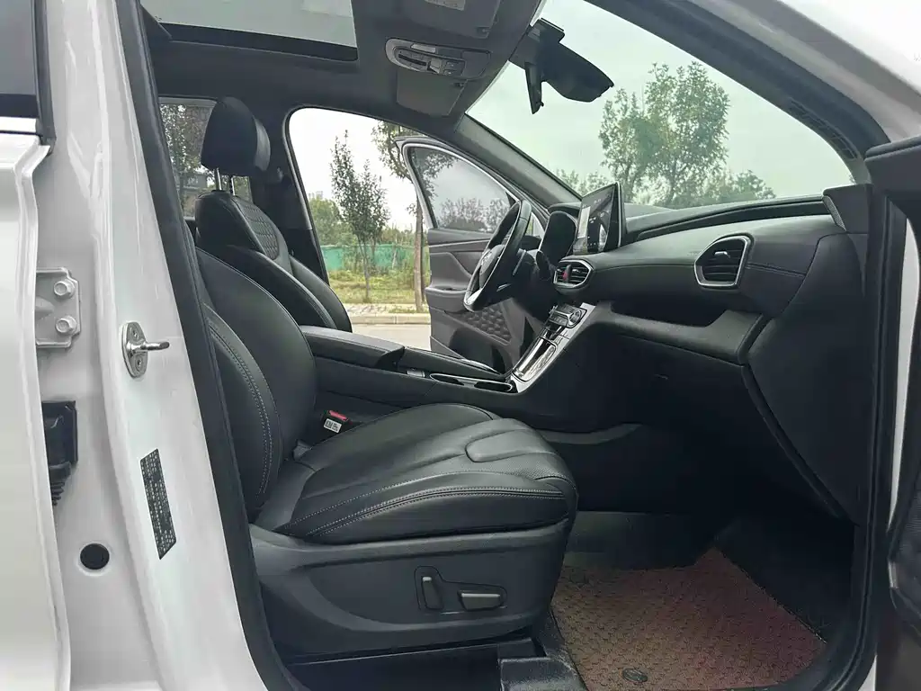 Hyundai Santa Fe — миниатюра 9