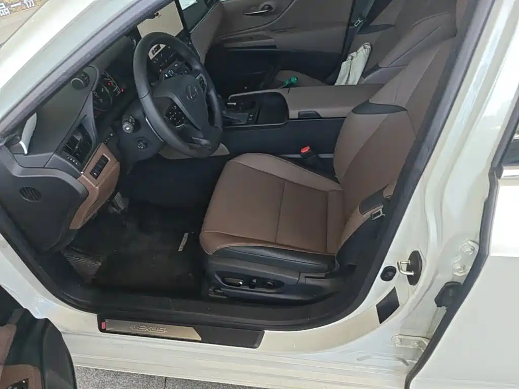 Lexus ES — миниатюра 15