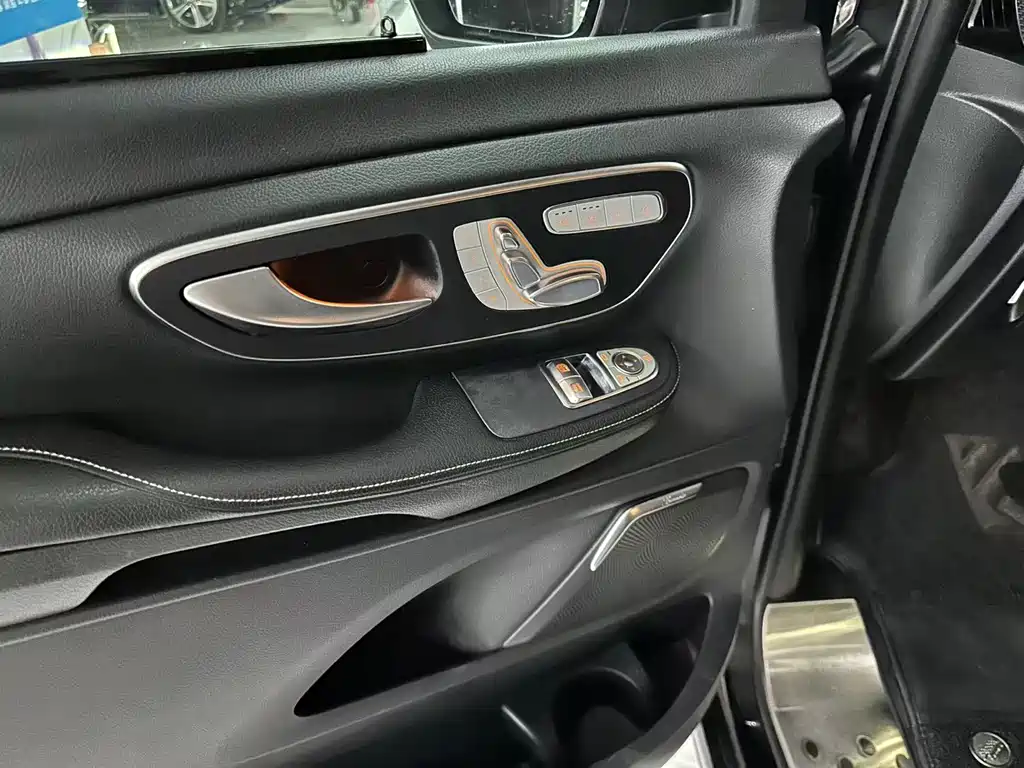 Mercedes-Benz V-Class V 2018 V 260 L Luxury Long Wheelbase VI