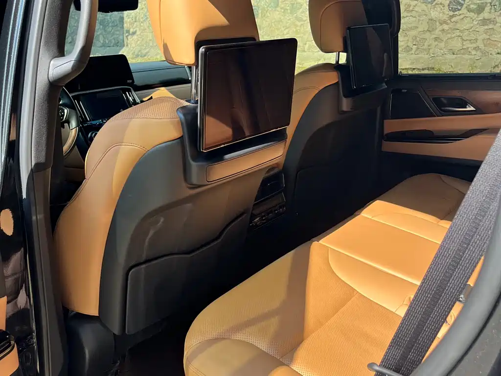 Lexus LX 2025 600