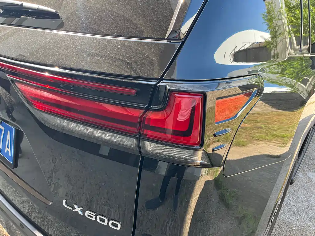 Lexus LX 2025 600