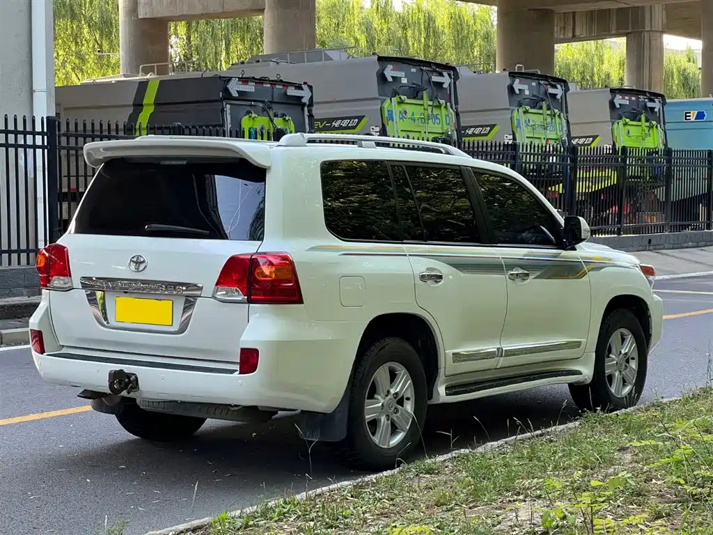 Toyota Land Cruiser 2014 4.0L AT