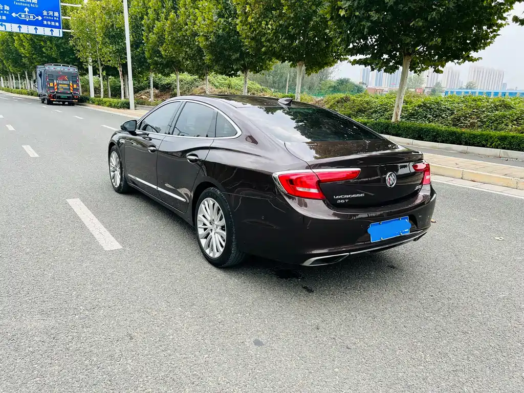 Buick LaCrosse — миниатюра 9