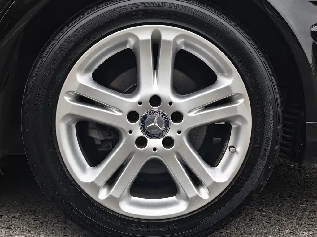 Mercedes-Benz E-Class — миниатюра 13