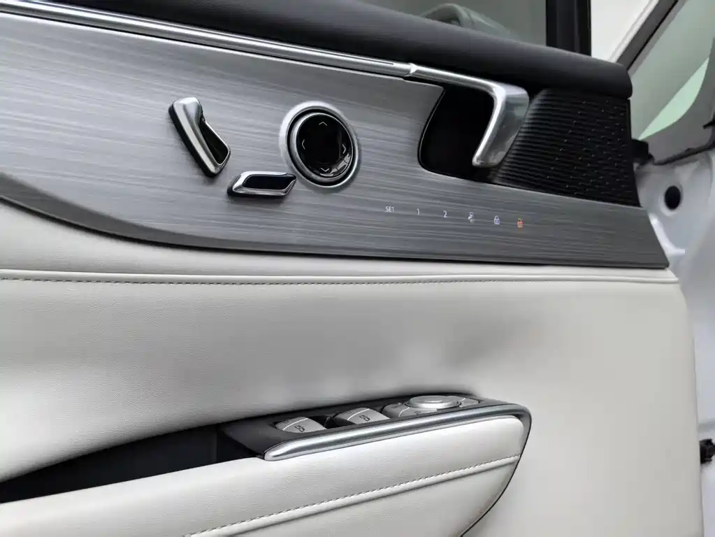 BUICK GL8 NEW ENERGY