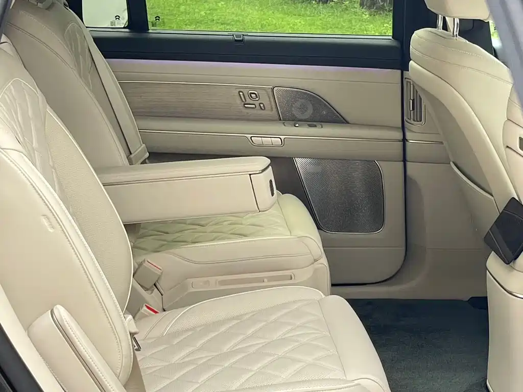 NIO ES8 2026 мест Executive Luxury