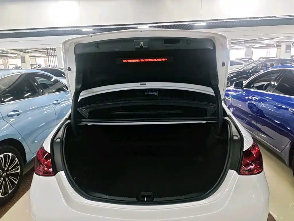 Mercedes-Benz C-Class — миниатюра 19