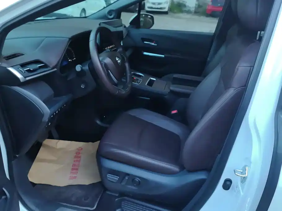 Toyota Sienna — миниатюра 9