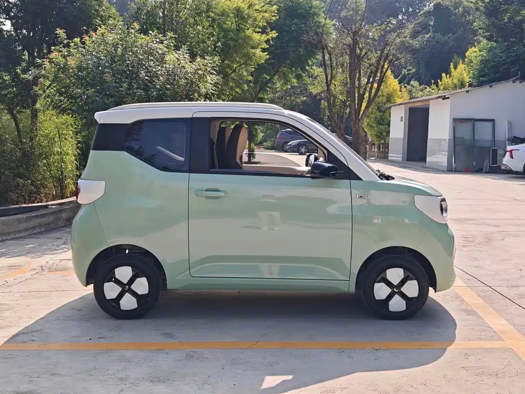 Wuling MINIEV — миниатюра 5