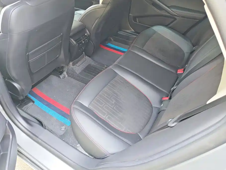 Ford Mondeo — миниатюра 11