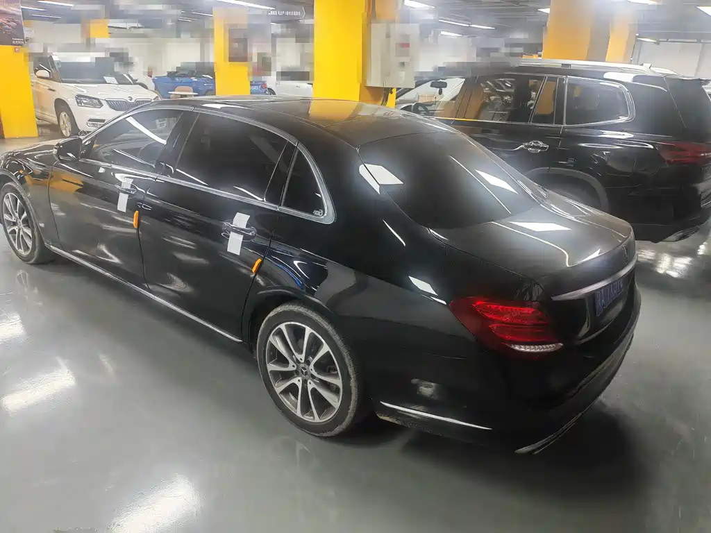 Mercedes-Benz E-Class — миниатюра 9