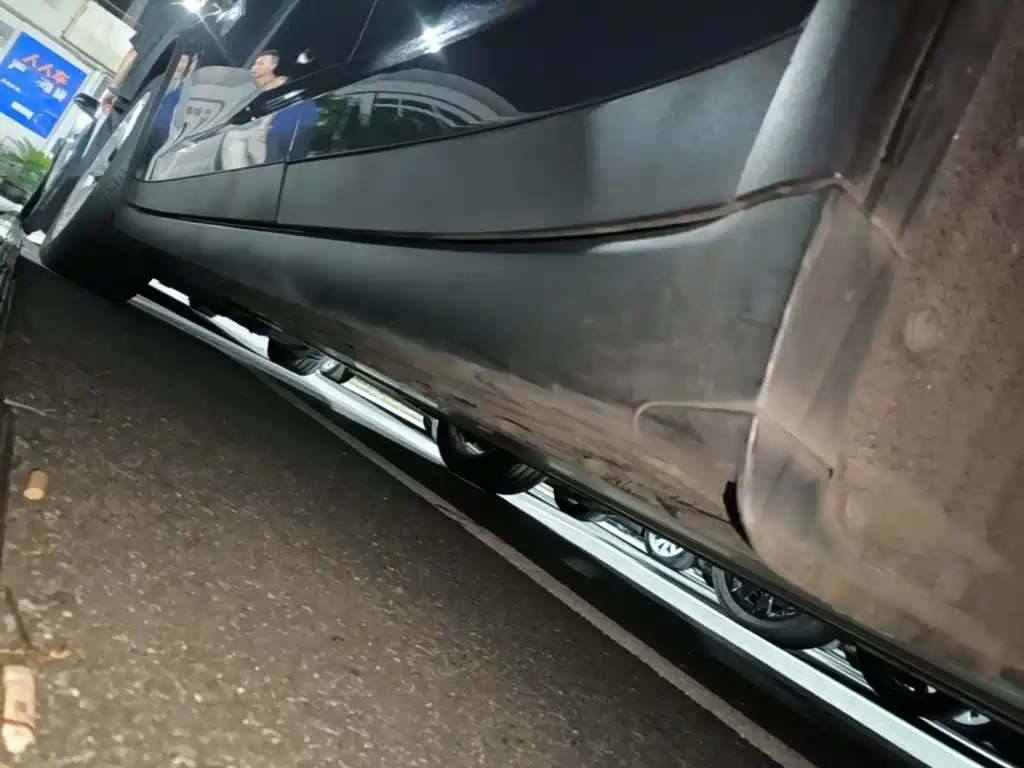 Tesla Model X — миниатюра 22