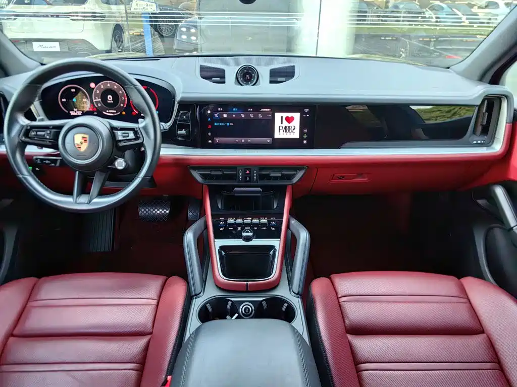 Porsche Cayenne — миниатюра 11