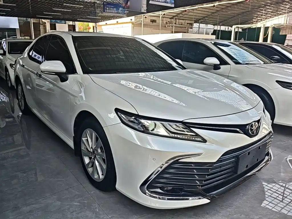 Toyota Camry — миниатюра 4