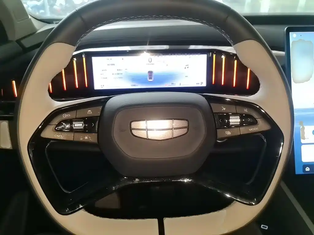 Geely Boyue L — миниатюра 11