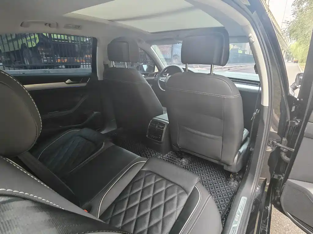 Volkswagen Magotan PHEV — миниатюра 6