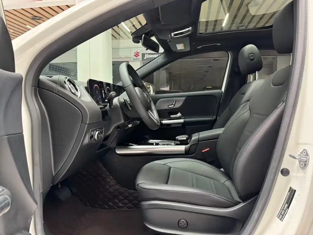 Mercedes-Benz GLA — миниатюра 10