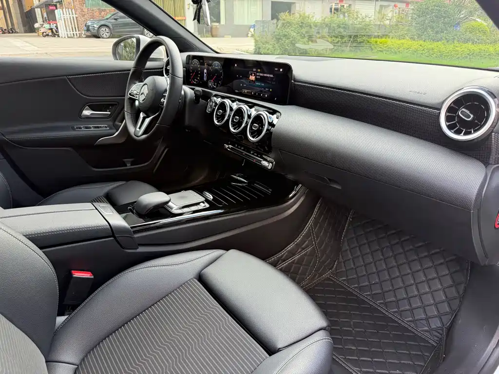 Mercedes-Benz A-Class (Import) — миниатюра 10