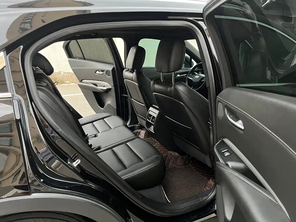 Cadillac XT4 — миниатюра 7
